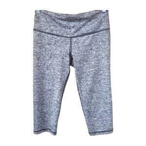 VICTORIA SECRET VSK SPORT KNOCKOUT Gray Capri/Short Size Small